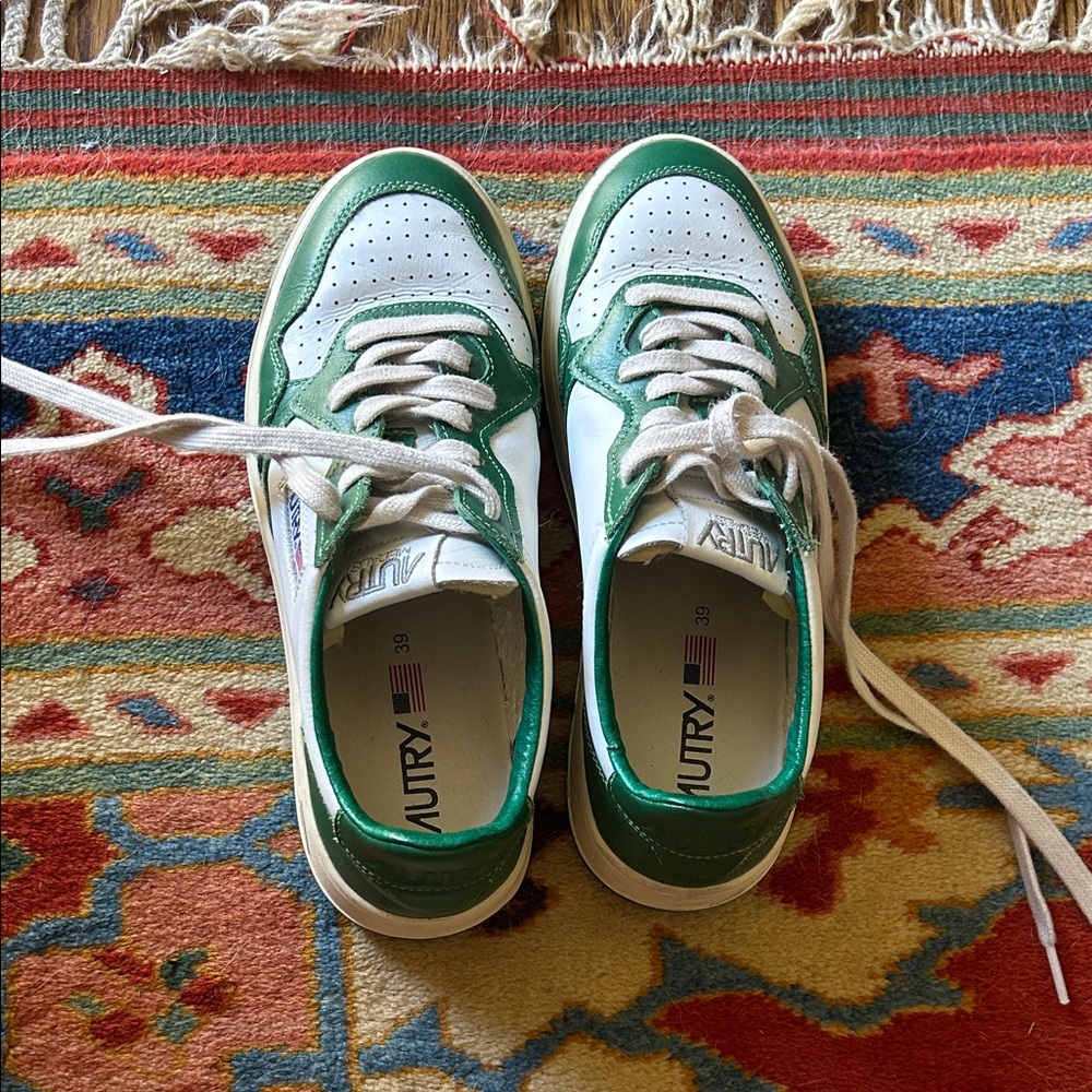 Autry Women's Green and White Sneakers
